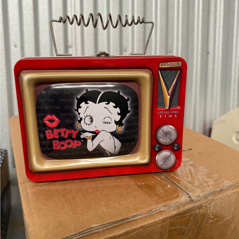 Collectible lunch box Betty boop